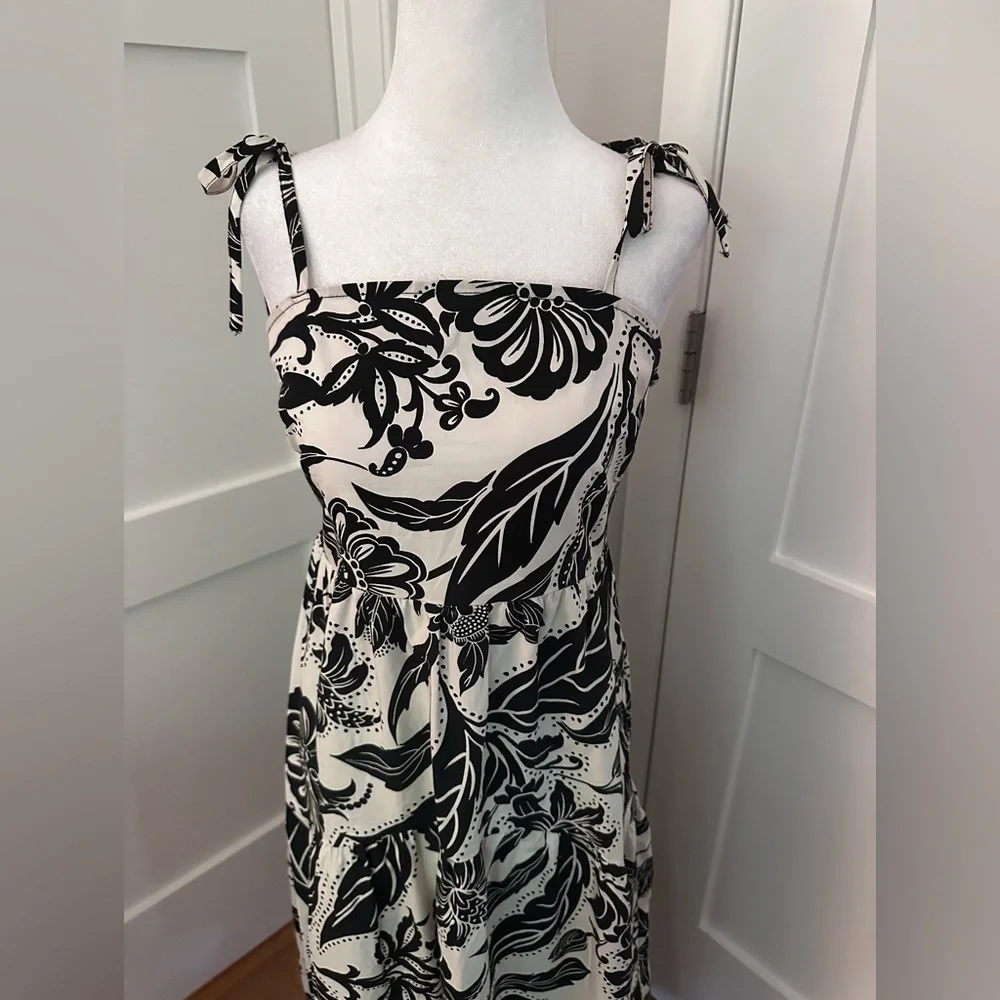 NWOT Who What Wear size XS black and off white floral high low hem sundress - Picture 2 of 9